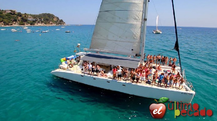 despedidas en barcelona con barco